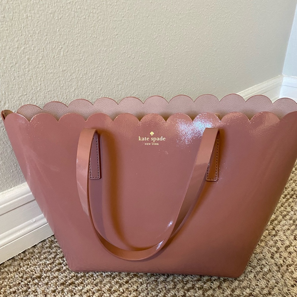 Kate Spade Scallop Lily Avenue Carrigan Pink/Nutmeg Tote